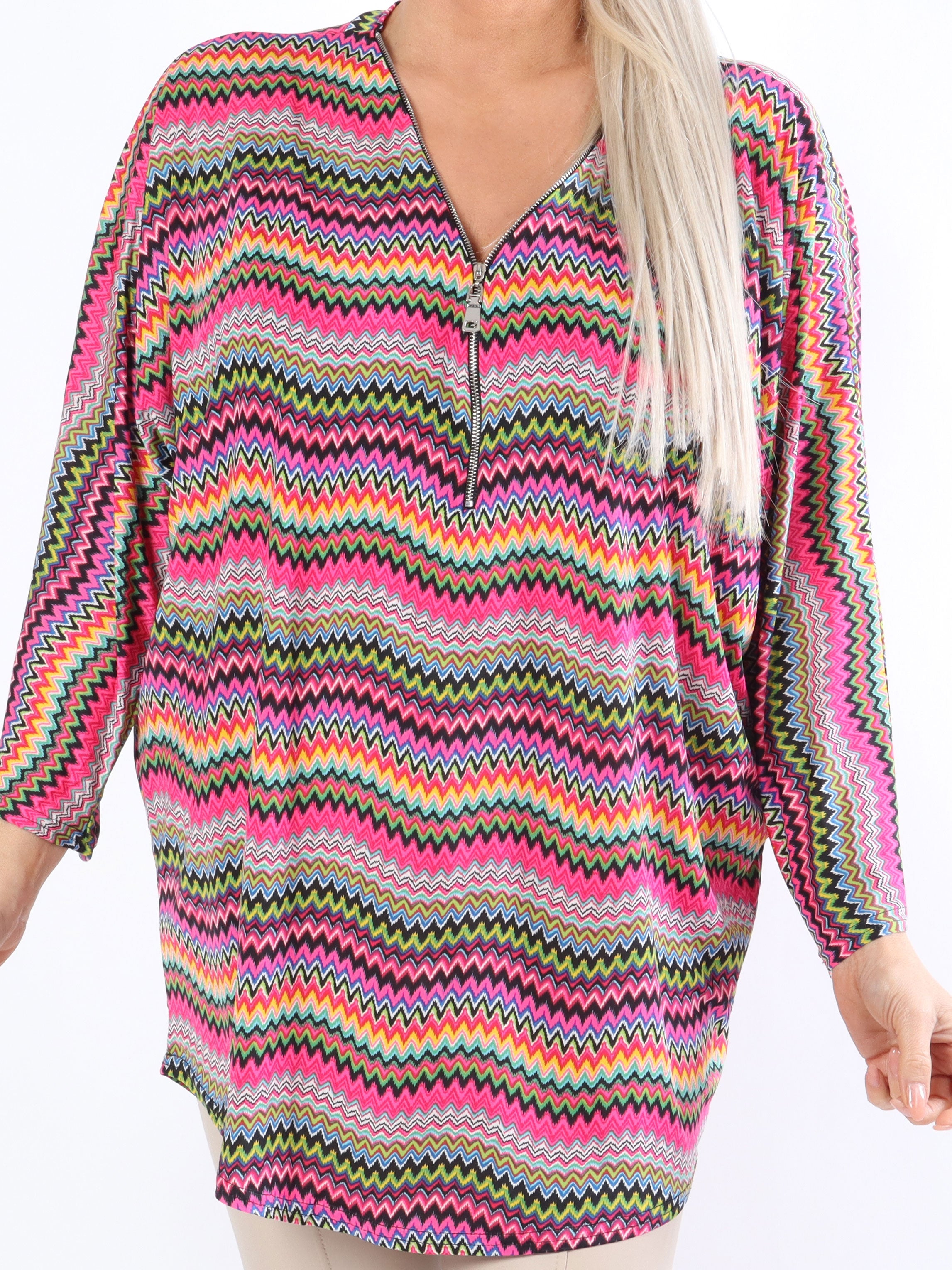 Celia Zigzag - Söt plus size tunika i elastiskt tyg med dragkedja - Green